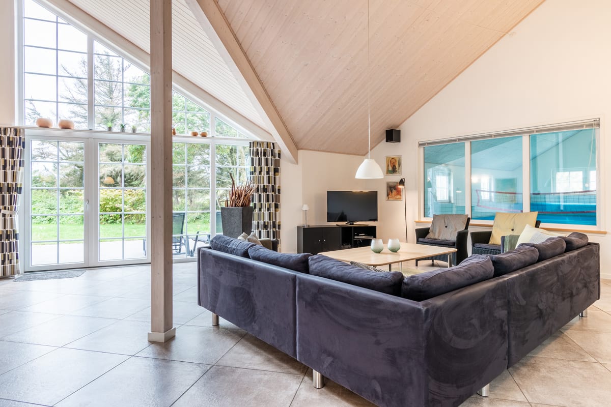 Ferienhaus mit Pool in Blåvand an der Nordsee in Dänemark