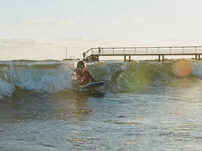 Dreng Paddle Board Stranden