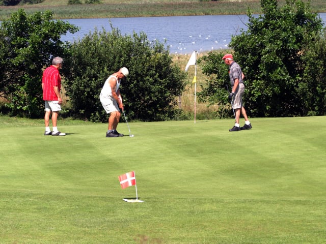 {
  "text": "Golf",
  "heading": "h5"
}