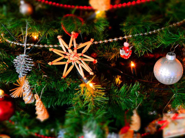 {
  "text": "Nyd den søde juletid i et sommerhus",
  "heading": "h4"
}