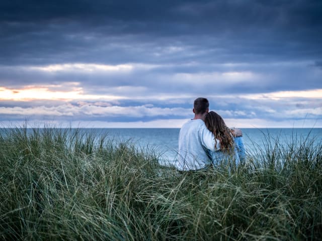 {
  "text": "Sommerhuse til to – med ekstra fordel",
  "heading": "h5"
}